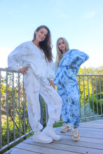 Load image into Gallery viewer, Icy Mood Crewneck