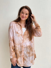 Load image into Gallery viewer, UT Gameday Button Up