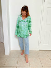 Load image into Gallery viewer, Botanical Breeze Button Up