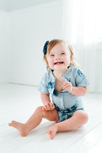 Load image into Gallery viewer, Mama's Love Crewneck